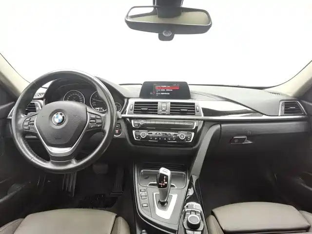 BMW 3 Series 2018 320Li Fashion Style — фото 5