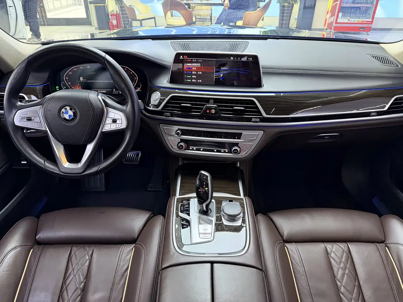BMW 7 Series 2019 730Li Luxury Package фото 5