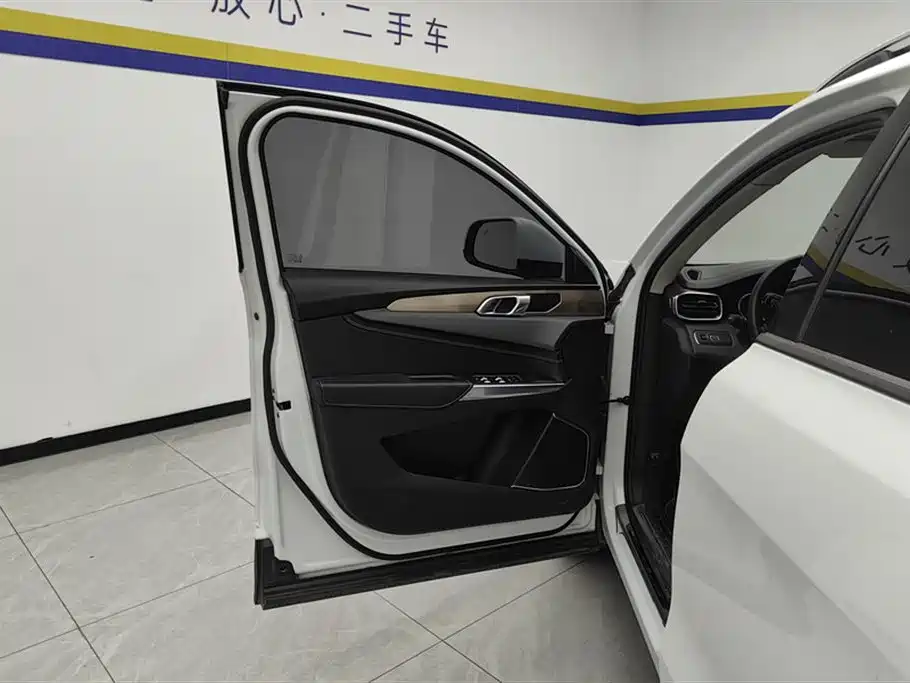 Lynk & Co 01 2017 2.0T 2WD Pro Version фото 7