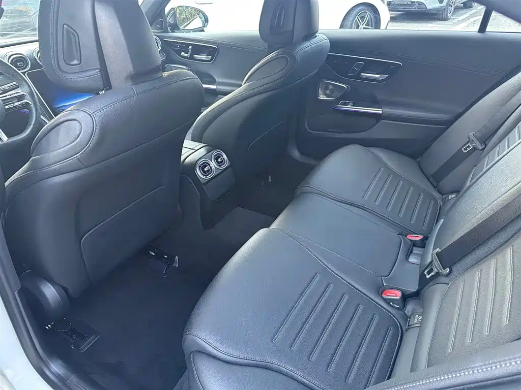Mercedes-Benz C-Class 2025 C 260 L Night Sport Edition фото 16