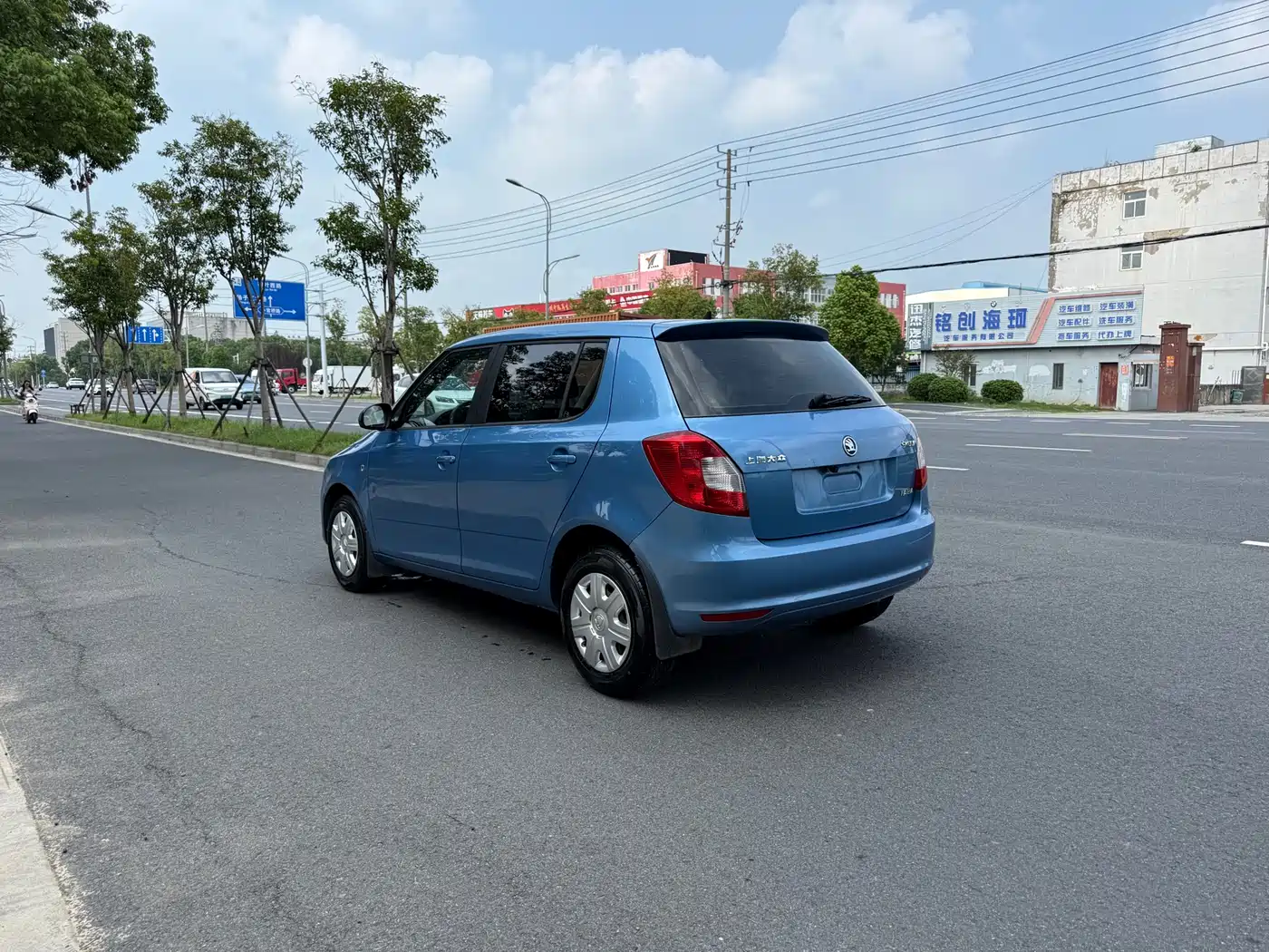 Škoda Fabia 2014 1.4L Automatic Crystal Edition фото 7