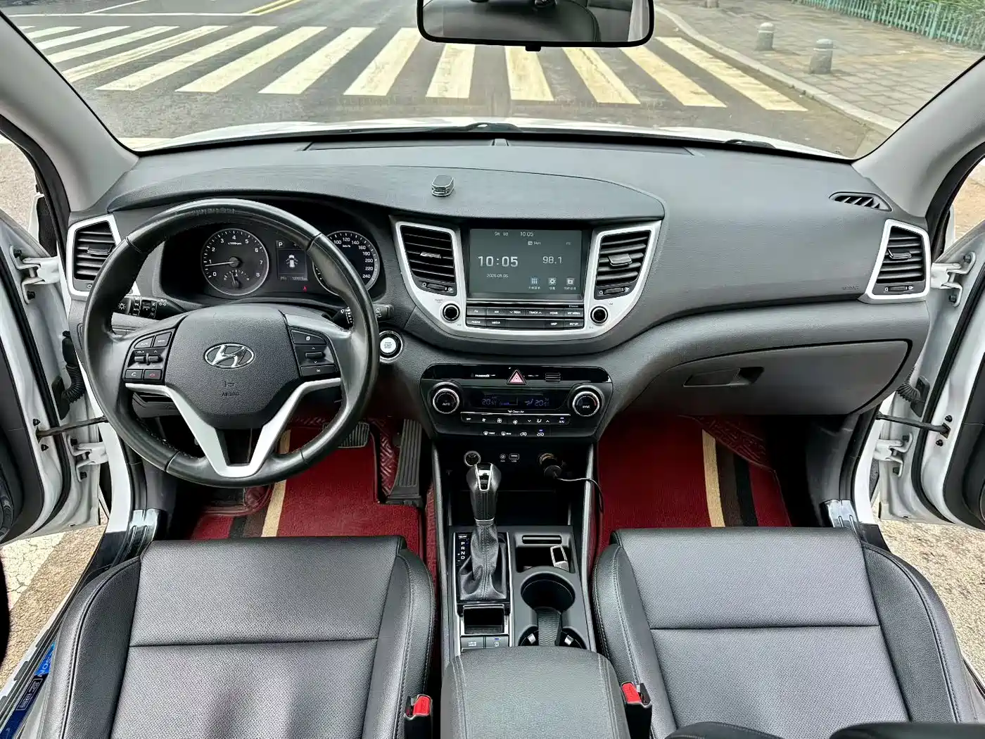 Hyundai Tucson 2018 1.6T DCT 2WD 15th Anniversary Special Edition фото 8