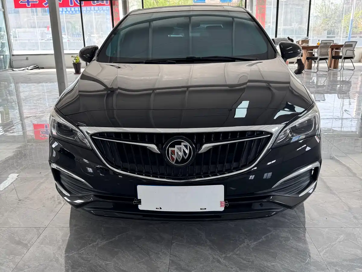 Buick Verano 2019 Sedan 20T Dual Clutch Leading фото 2