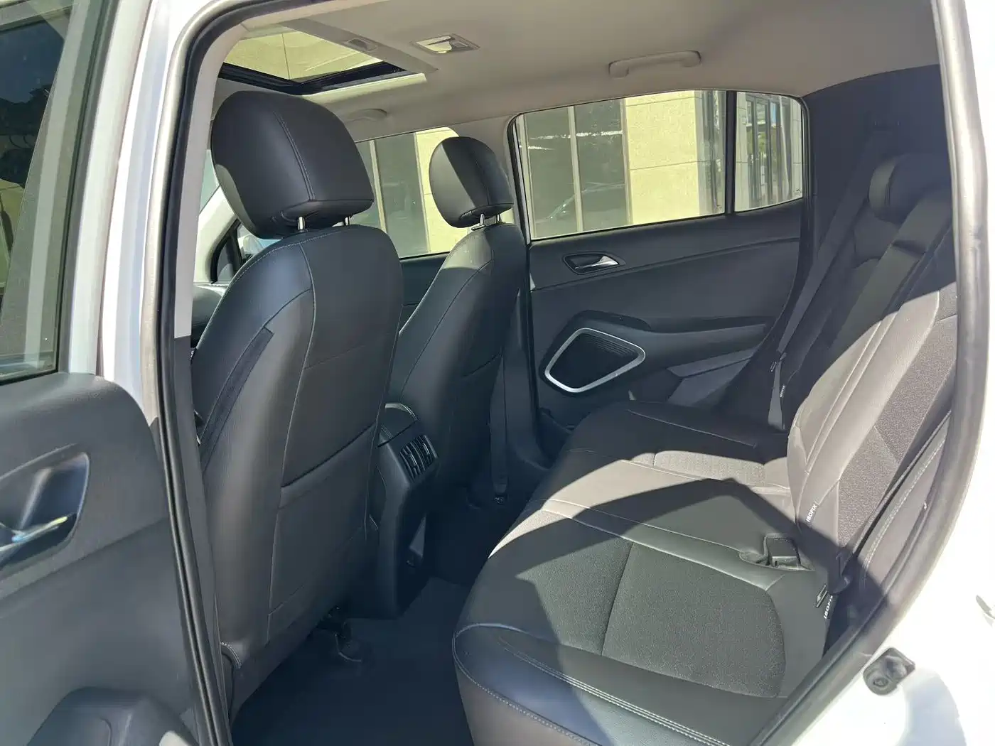 Hyundai Beijing Hyundai ix35 2018 2.0L Automatic 2WD Zhiyong·Enjoyment Edition фото 6
