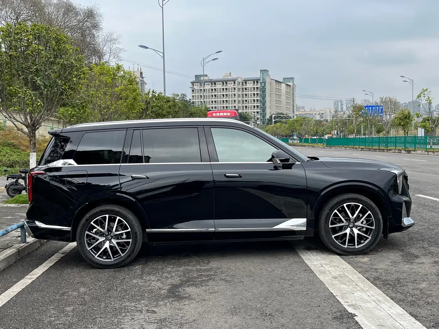GAC Trumpchi Trumpchi GS8 2022 Dual Engine Series 2.0TM 2WD Premium Edition (7-Seater) фото 8