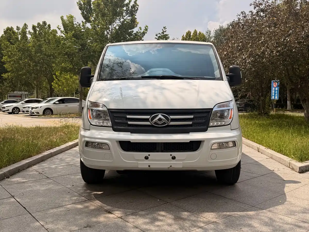 Photo 1 - SAIC Maxus Xintu V80