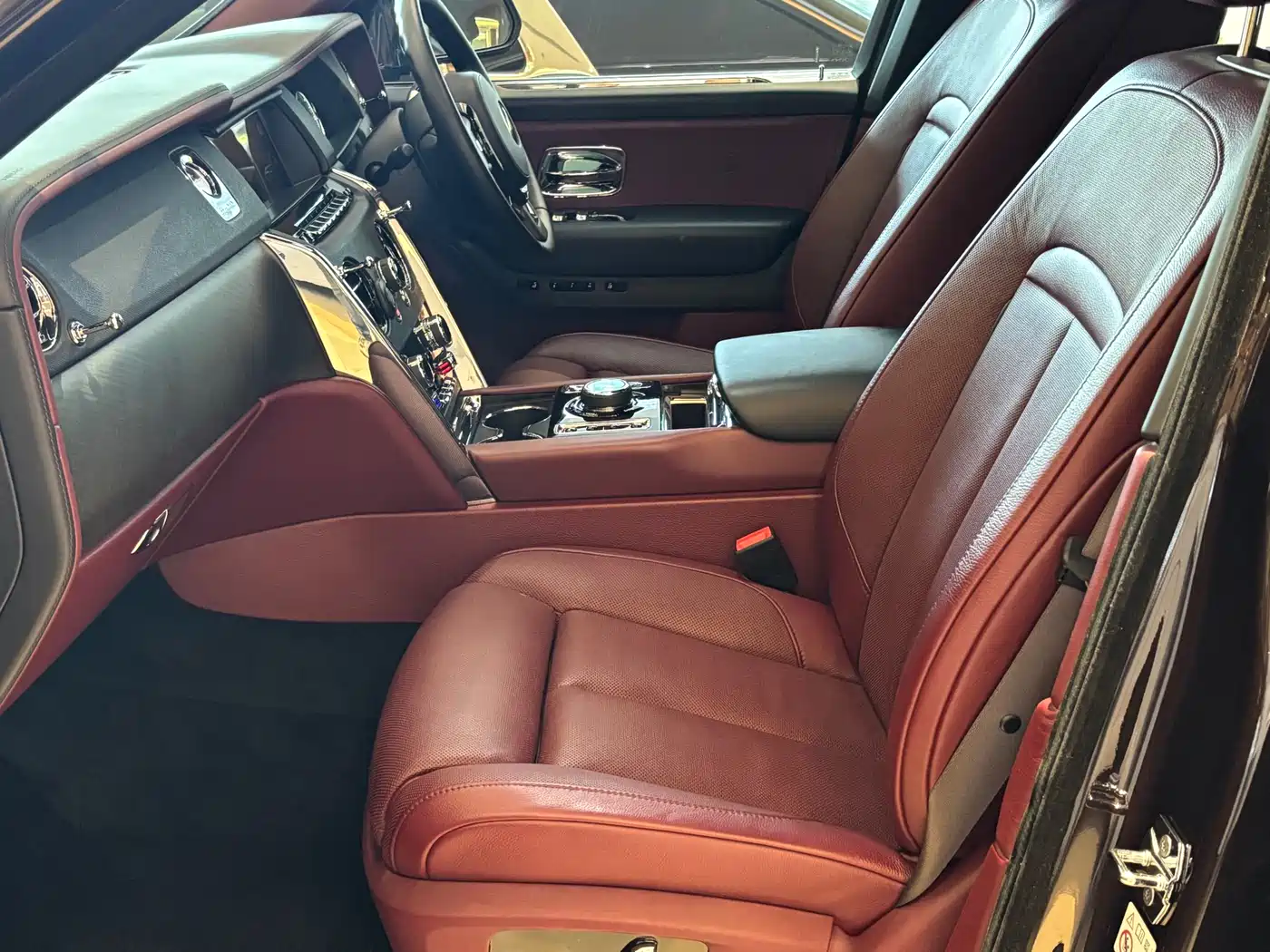 Rolls-Royce Cullinan 2018 4-Seater Version фото 6
