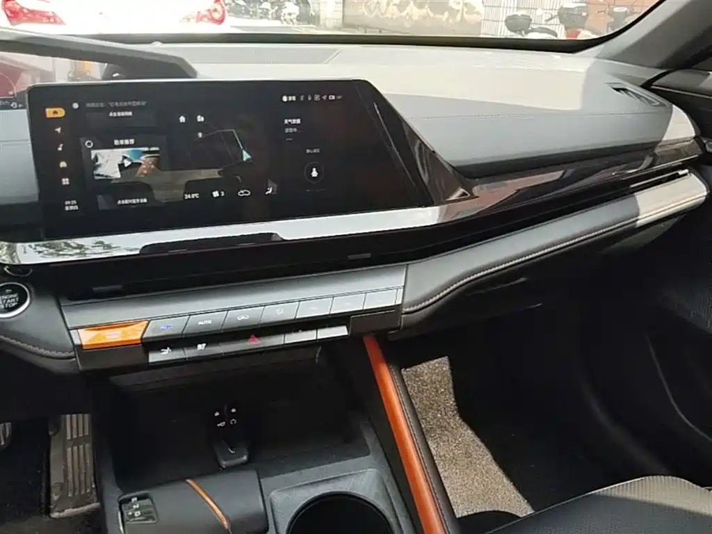CHANGAN UNI-V