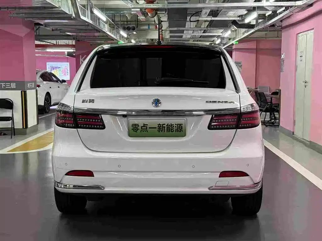 Denza Denza 2017 2017 Honor Edition