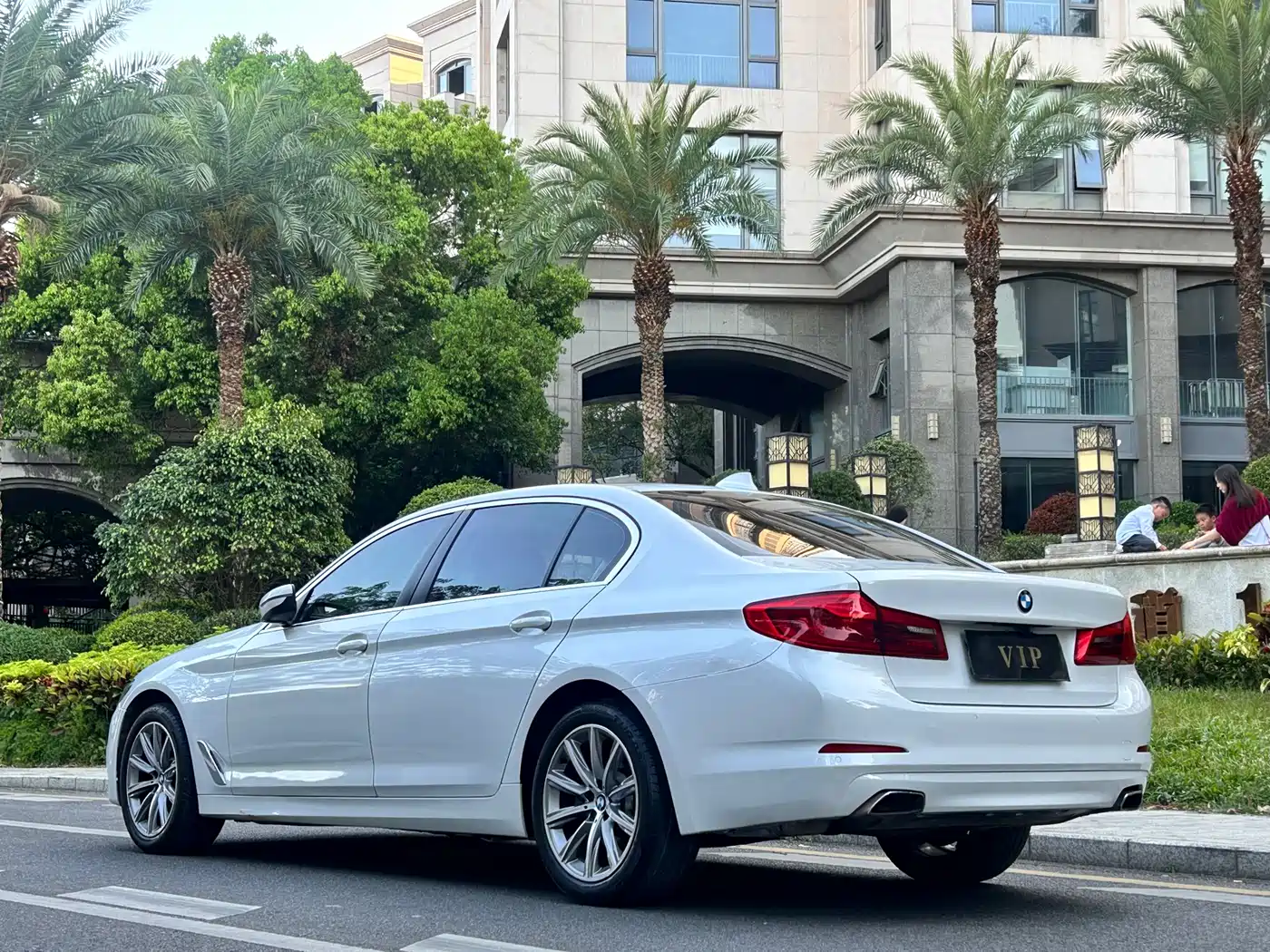 BMW 5 Series 2018 528Li Launch Special Edition фото 5