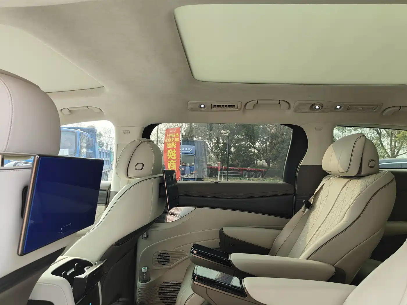 Denza D9 2022 DM-i 970 AWD Flagship фото 15