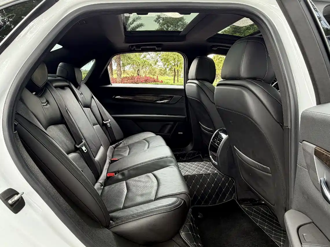 Фото 14 - Cadillac CT6