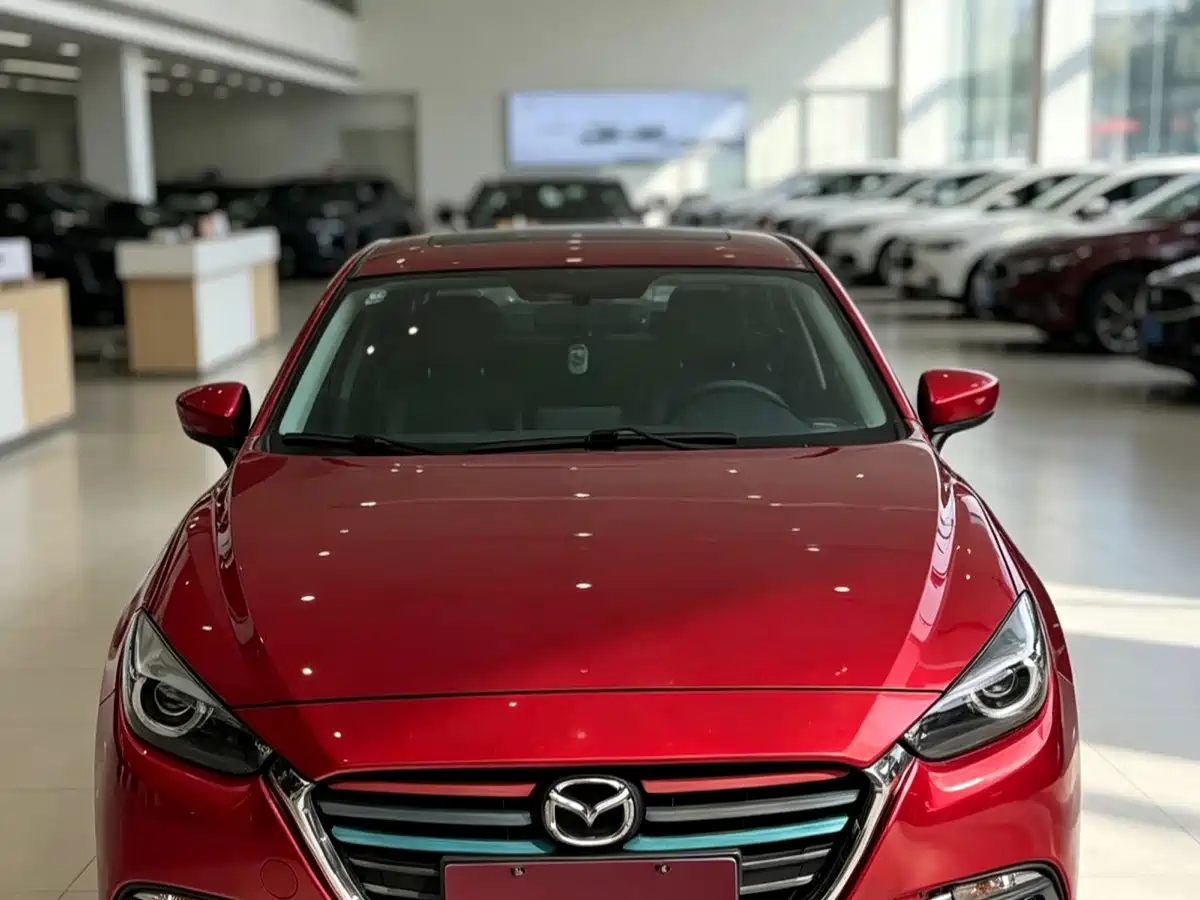 Photo 2 - Mazda Mazda 3