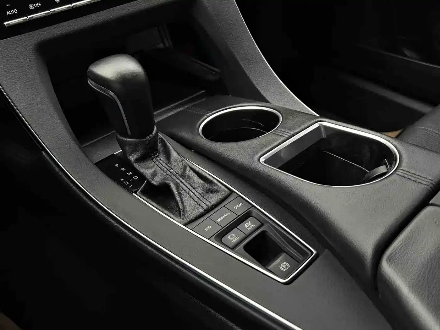 Toyota Avalon 2019 Hybrid 2.5L XLE Premium Edition China V фото 13