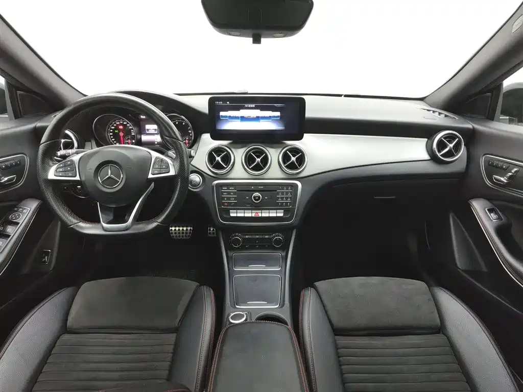 Mercedes-Benz CLA (Import) 2017 CLA 220 4MATIC фото 5