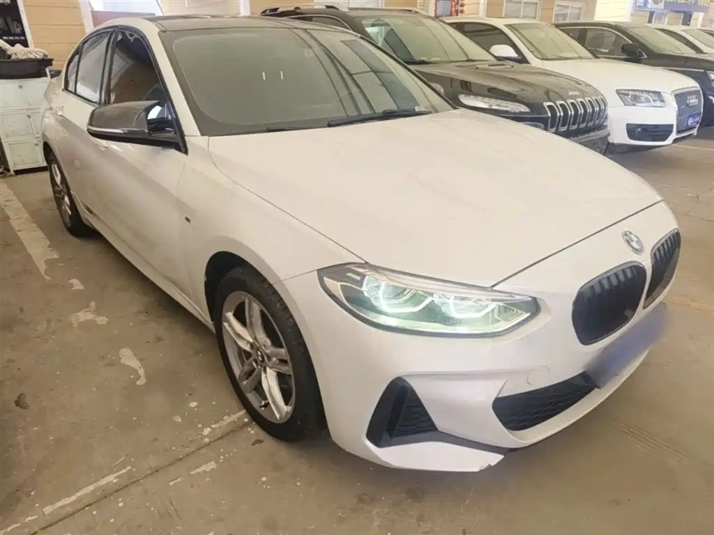 BMW 1 Series 2019 118i M Sport Package фото 4