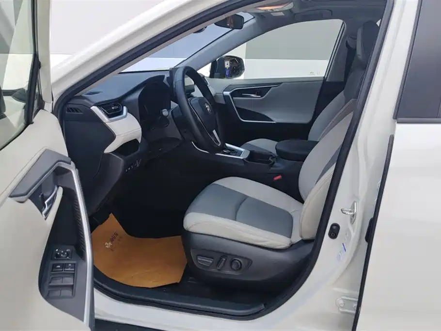 Toyota RAV4 Rongfang 2020 Hybrid 2.5L E-CVT 4WD Elite PLUS фото 9