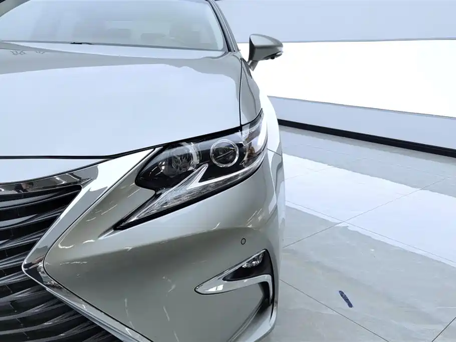 Lexus ES 2015 200 Elite Edition фото 5
