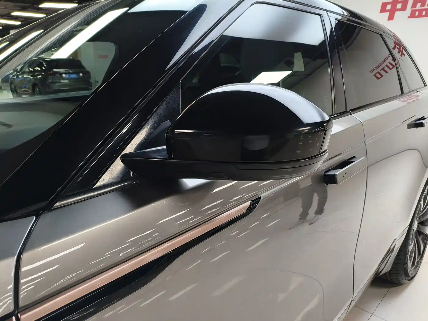 Land Rover Range Rover Velar 2017 P380 R-DYNAMIC SE фото 26