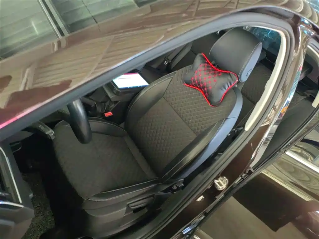 Škoda Octavia 2018 1.6L Automatic Luxury фото 11