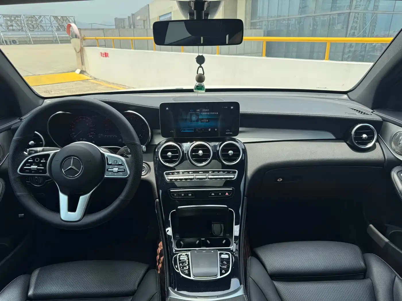Mercedes-Benz GLC Coupe 2020 GLC 260 4MATIC Coupe SUV фото 5