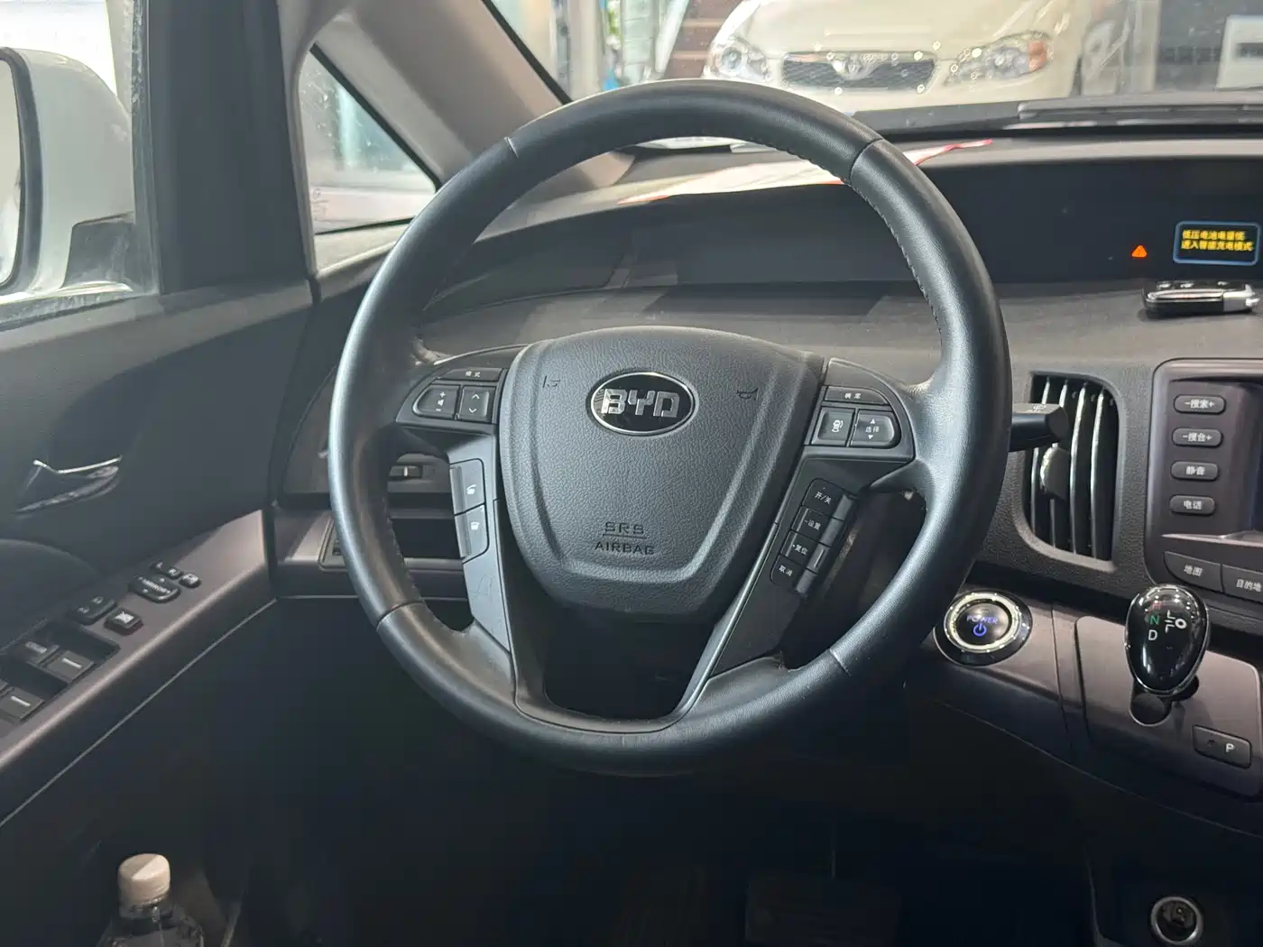 BYD e6 2016 400 Luxury Edition фото 9