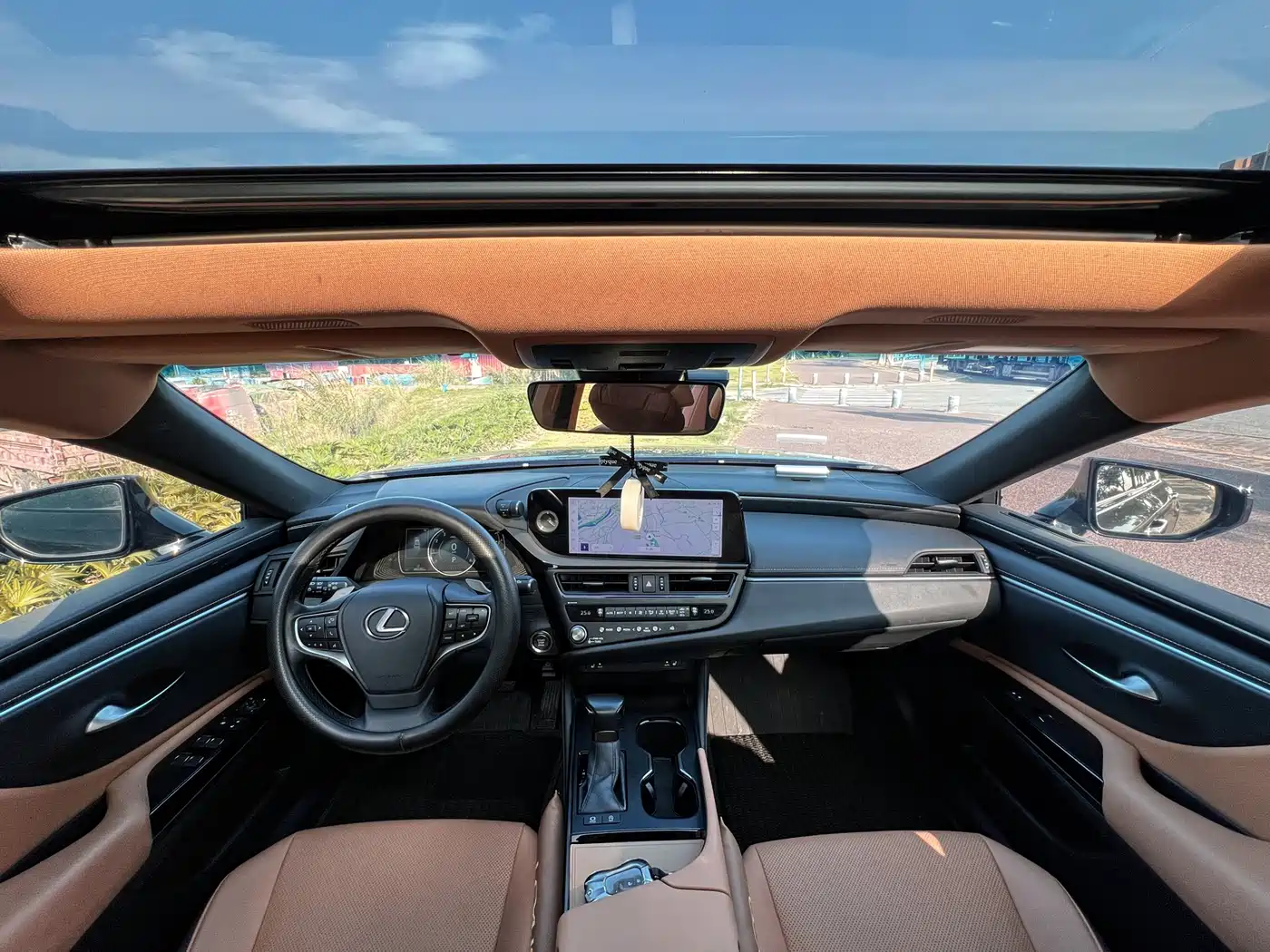 Lexus ES 2023 200 Excellence Edition фото 5