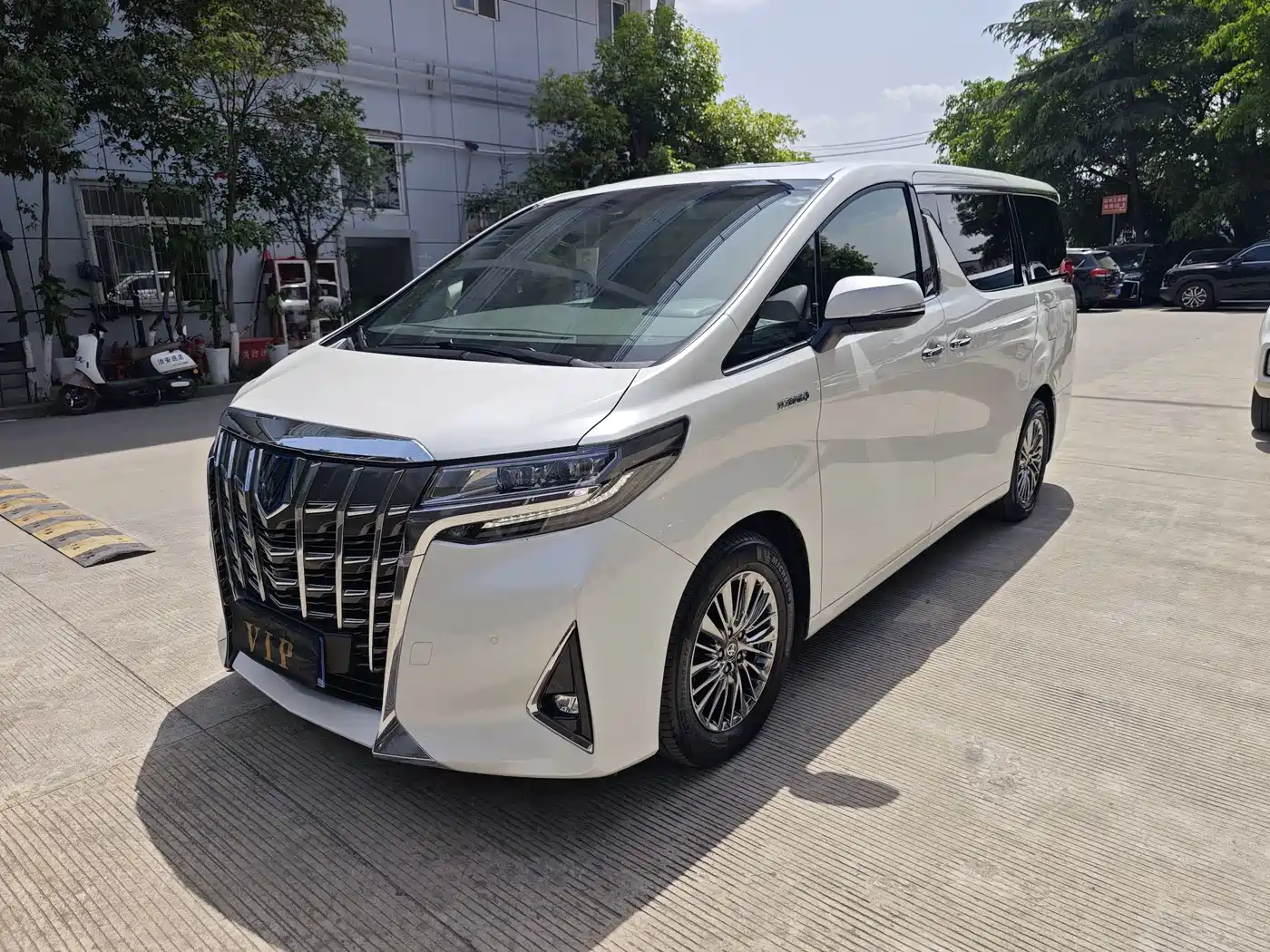 Toyota Alphard 2020 Hybrid 2.5L Premium Edition фото 36