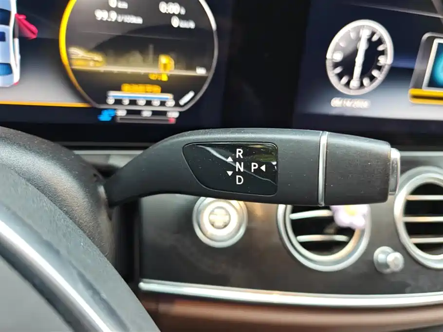 Mercedes-Benz E-Class 2018 Facelift E 200 L Sport фото 16
