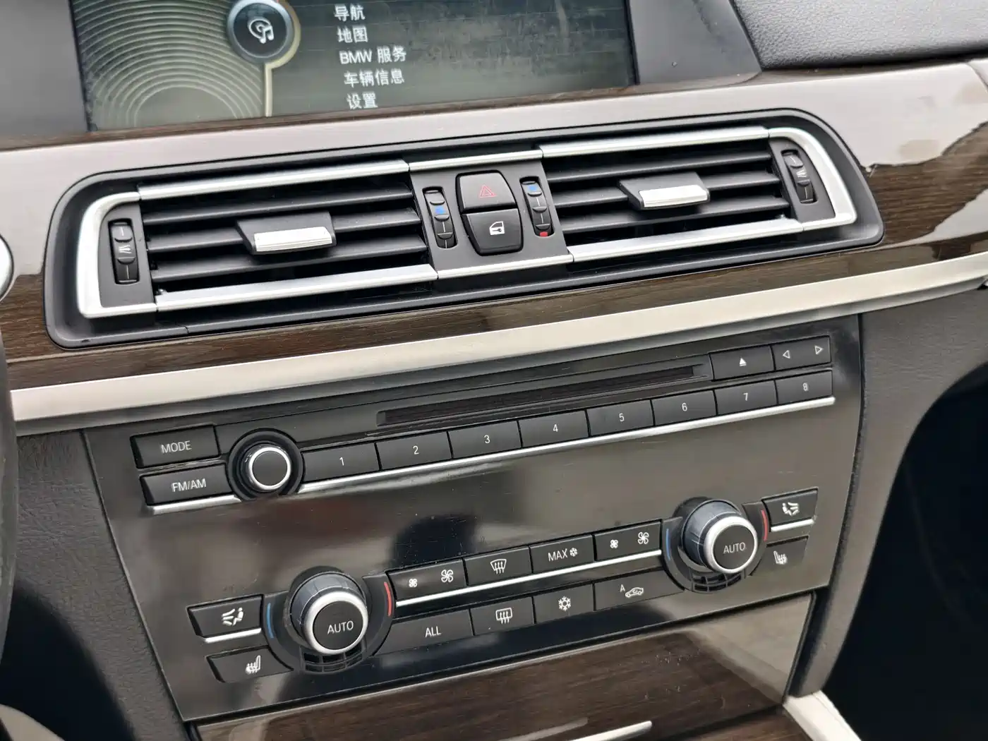 BMW 7 Series 2011 740Li Steinway Limited Edition фото 30
