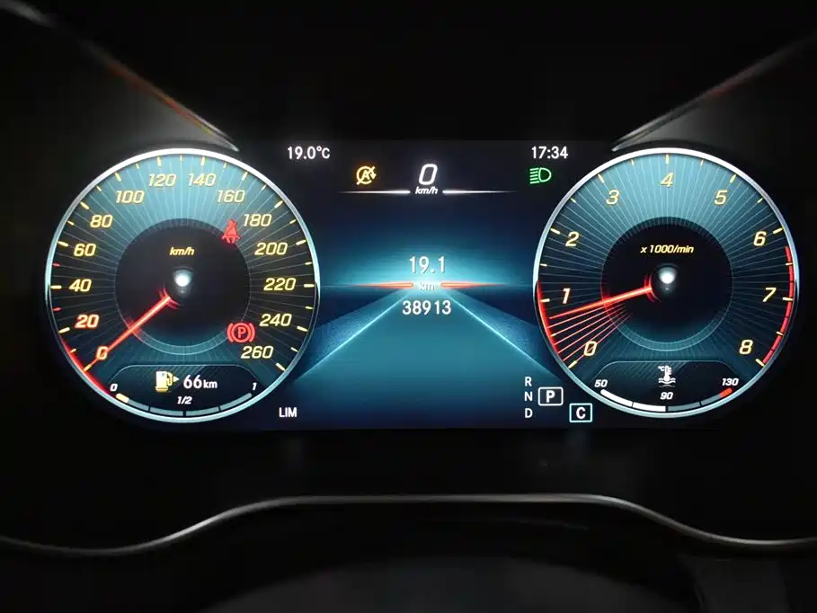 Mercedes-Benz GLC Coupe 2022 GLC 260 4MATIC Coupe SUV фото 4