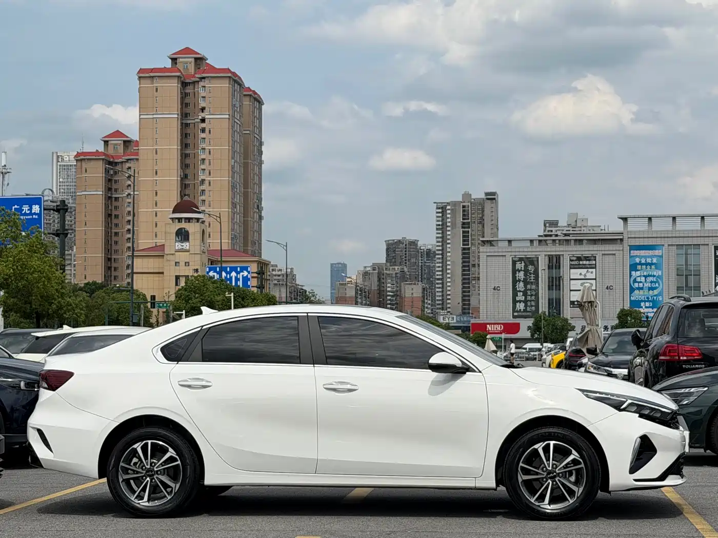 Kia K3 2023 Model 1.5L CVT Luxury Edition фото 6