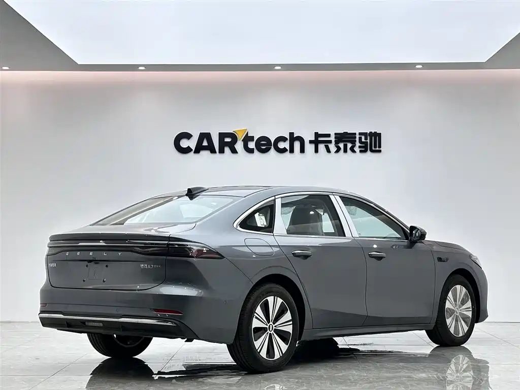 Geely Galaxy Galaxy A7 2025 EM-i 150km Explorer+ Edition фото 4