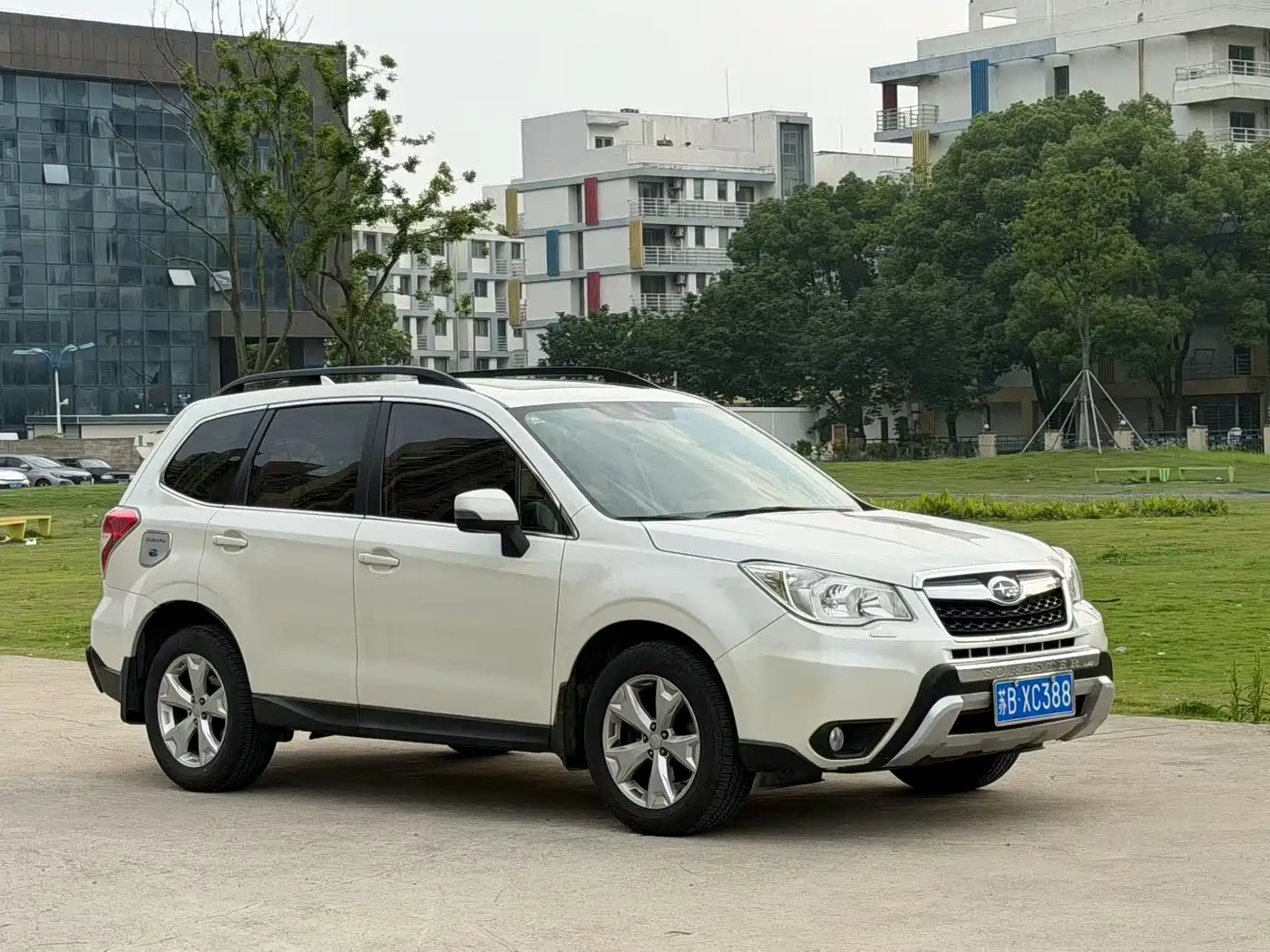 Subaru Forester 2013 2.5i Automatic Luxury Edition фото 8