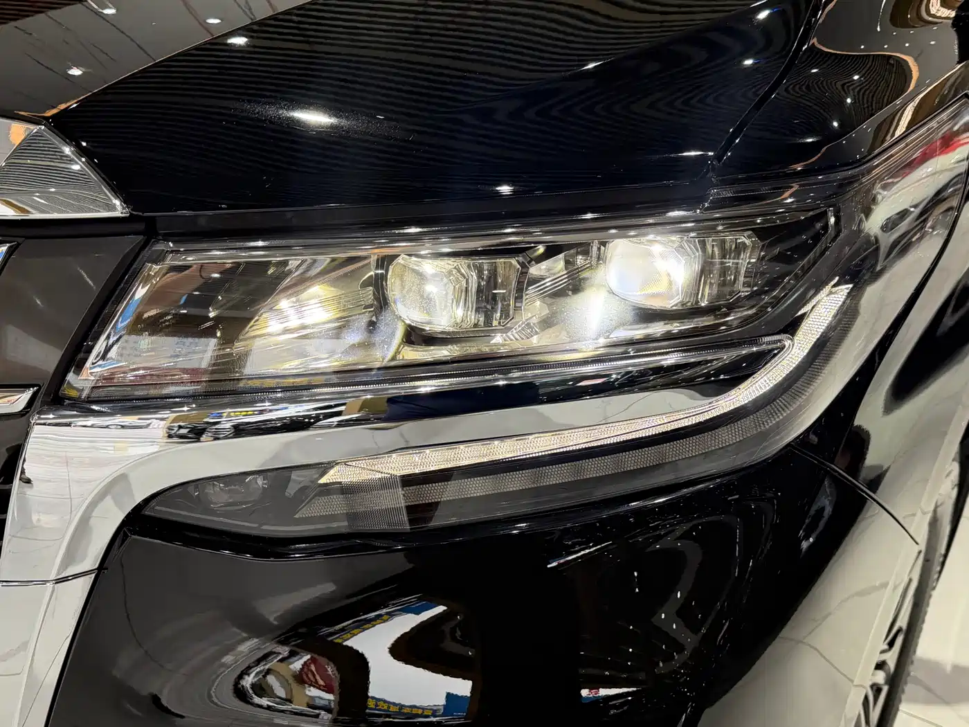 Toyota Alphard 2021 Hybrid 2.5L Luxury фото 7
