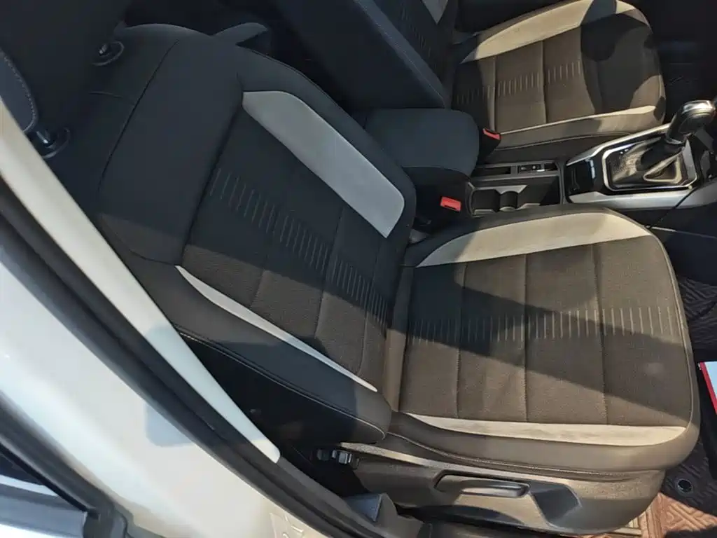 Volkswagen T-Roc, миниатюра 25