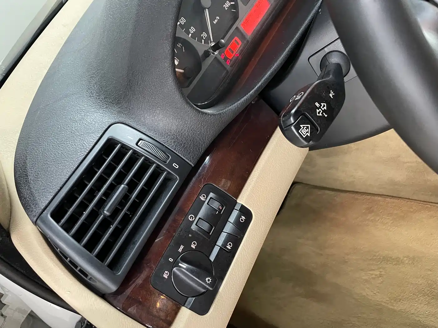 BMW 3 Series 2004 318i фото 7
