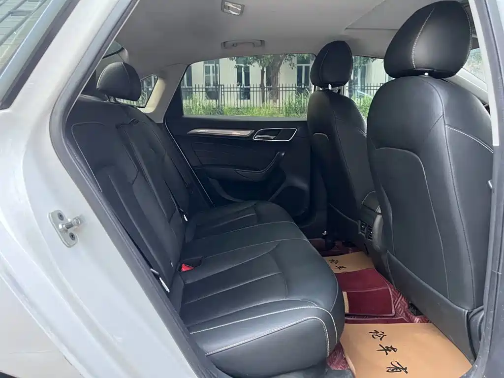 Roewe i6 2021 2020 PLUS 1.6L CVT 4G Connected Glory Holographic Edition