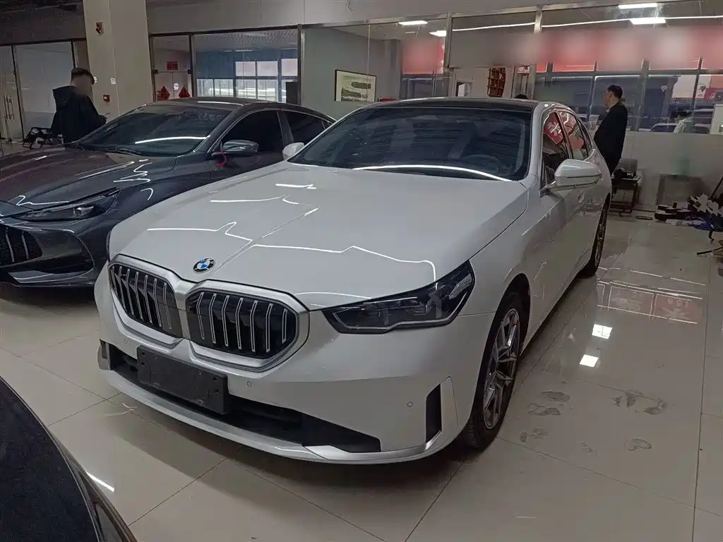 BMW 5-SERIES