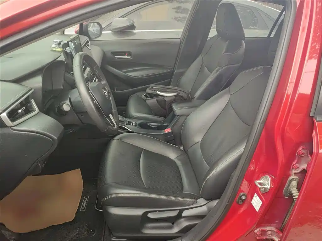 Toyota Corolla 2021 1.2T S-CVT Luxury Edition фото 15