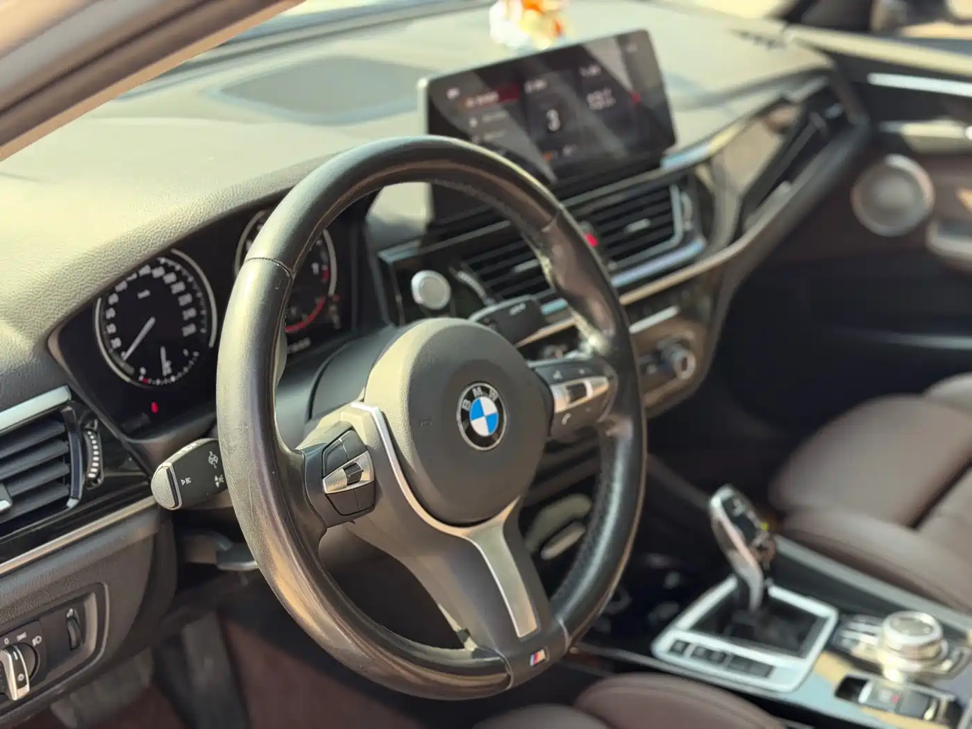 BMW 1 Series 2023 125i M Sport Shadow Edition фото 15