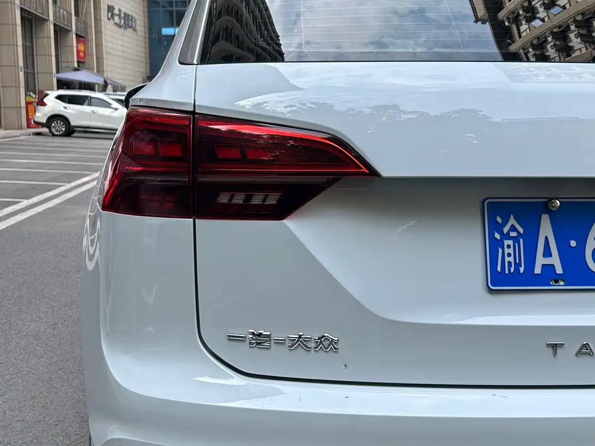 Volkswagen Tayron 2022 330TSI 2WD Luxury Smart Connect Plus фото 19