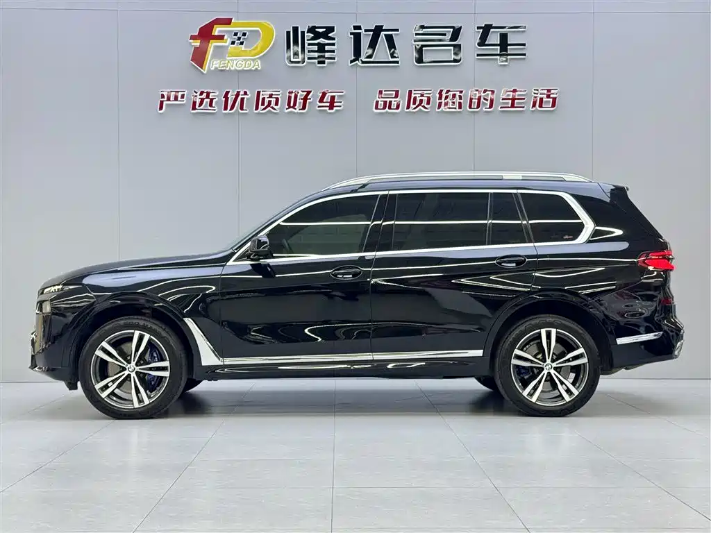BMW X7 2023 xDrive40i Exclusive M Sport Package фото 4