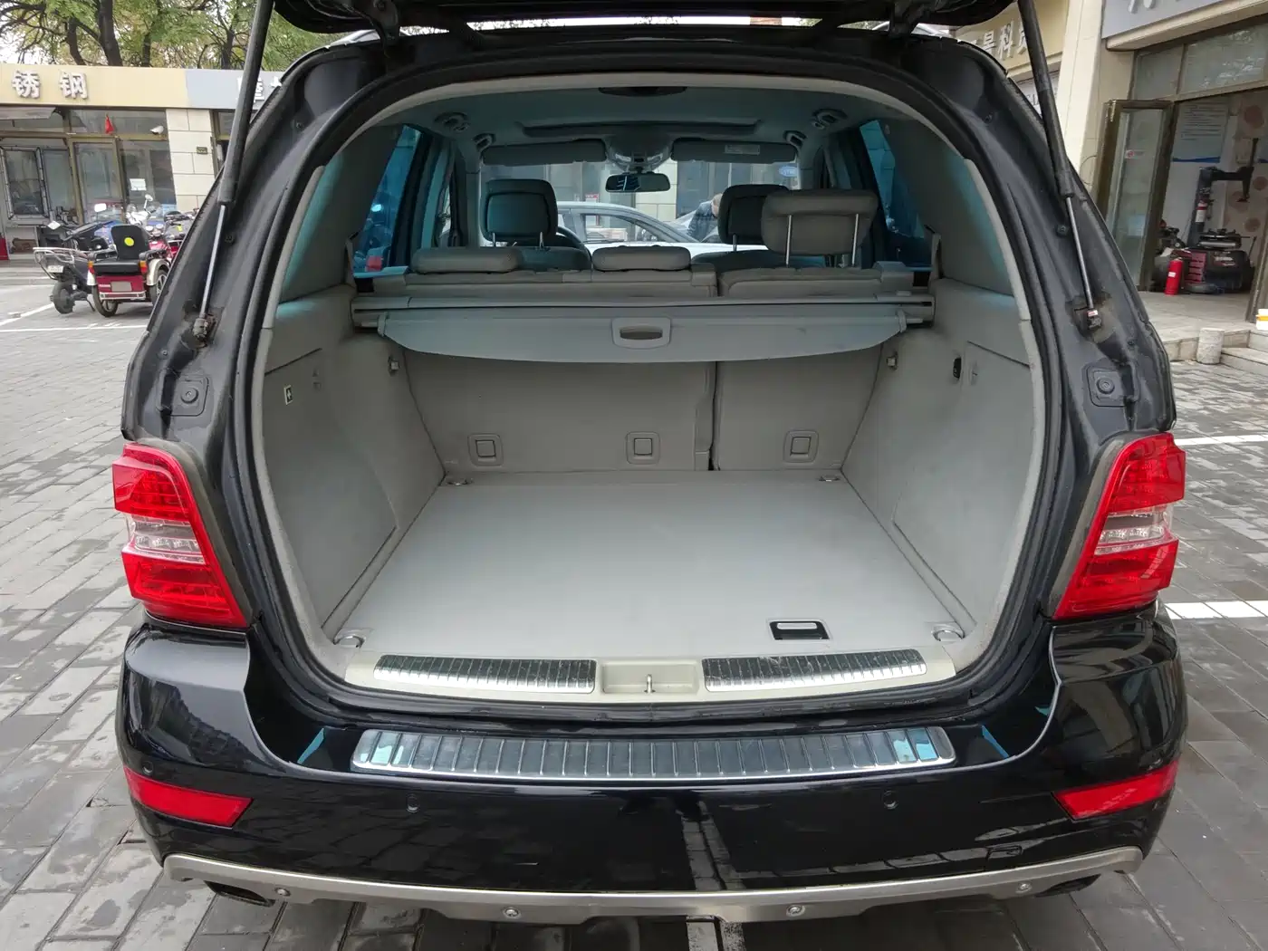 Mercedes-Benz M-Class 2010 ML 300 4MATIC фото 7