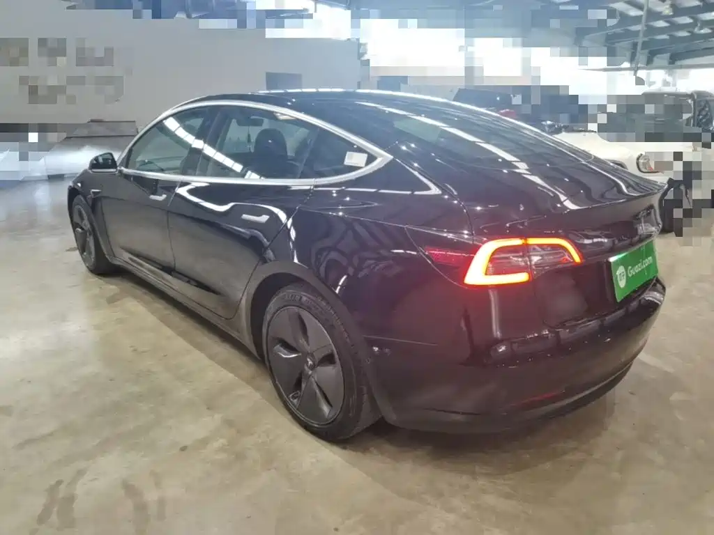 Фото 5 - Tesla Model 3