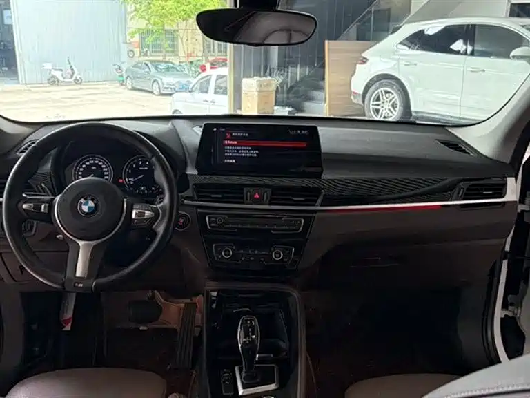 BMW X1 2022 sDrive20Li Premium фото 17