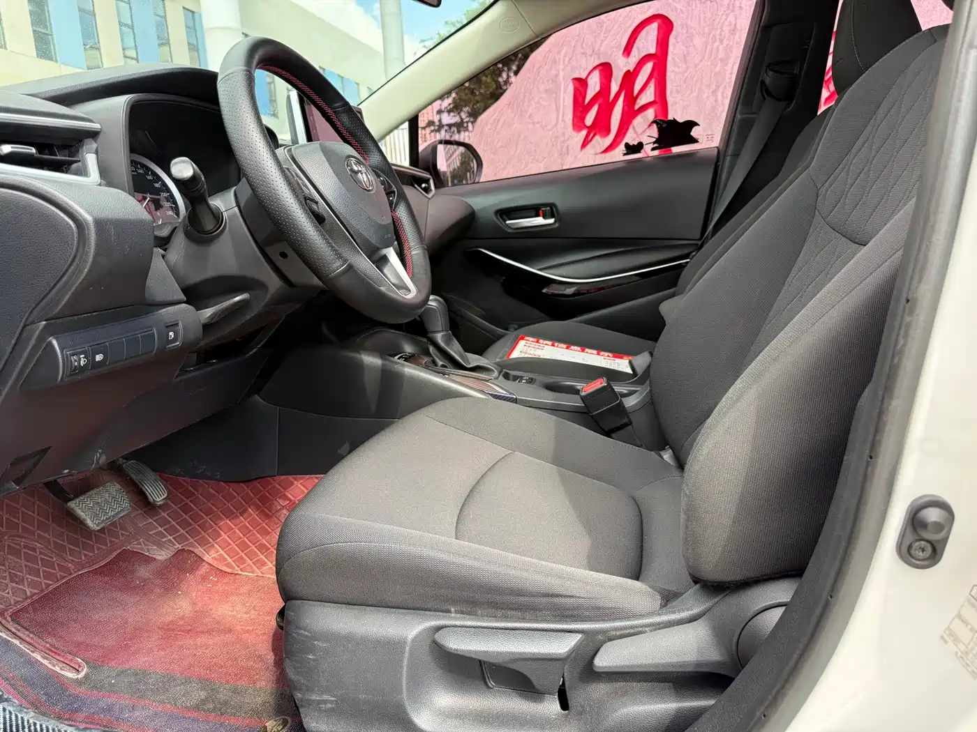 Toyota Corolla 2019 Hybrid 1.8L E-CVT GL-i Elite Edition фото 4