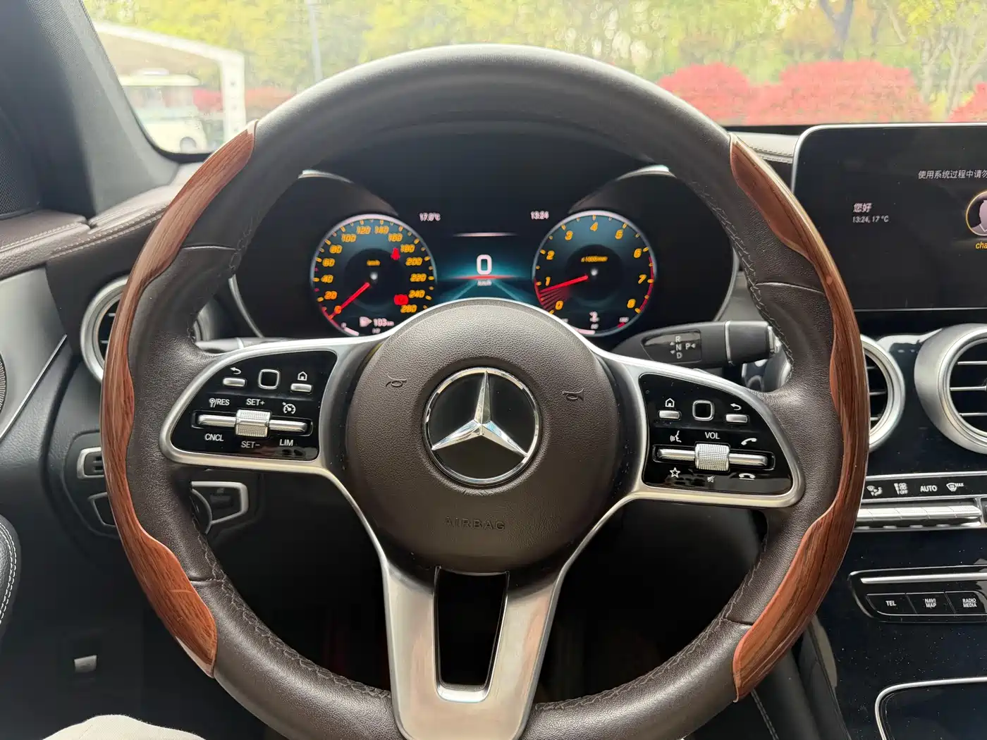 Mercedes-Benz GLC 2020 Facelift GLC 260 L 4MATIC Dynamic фото 10