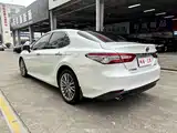 Фото 16 - Toyota Camry