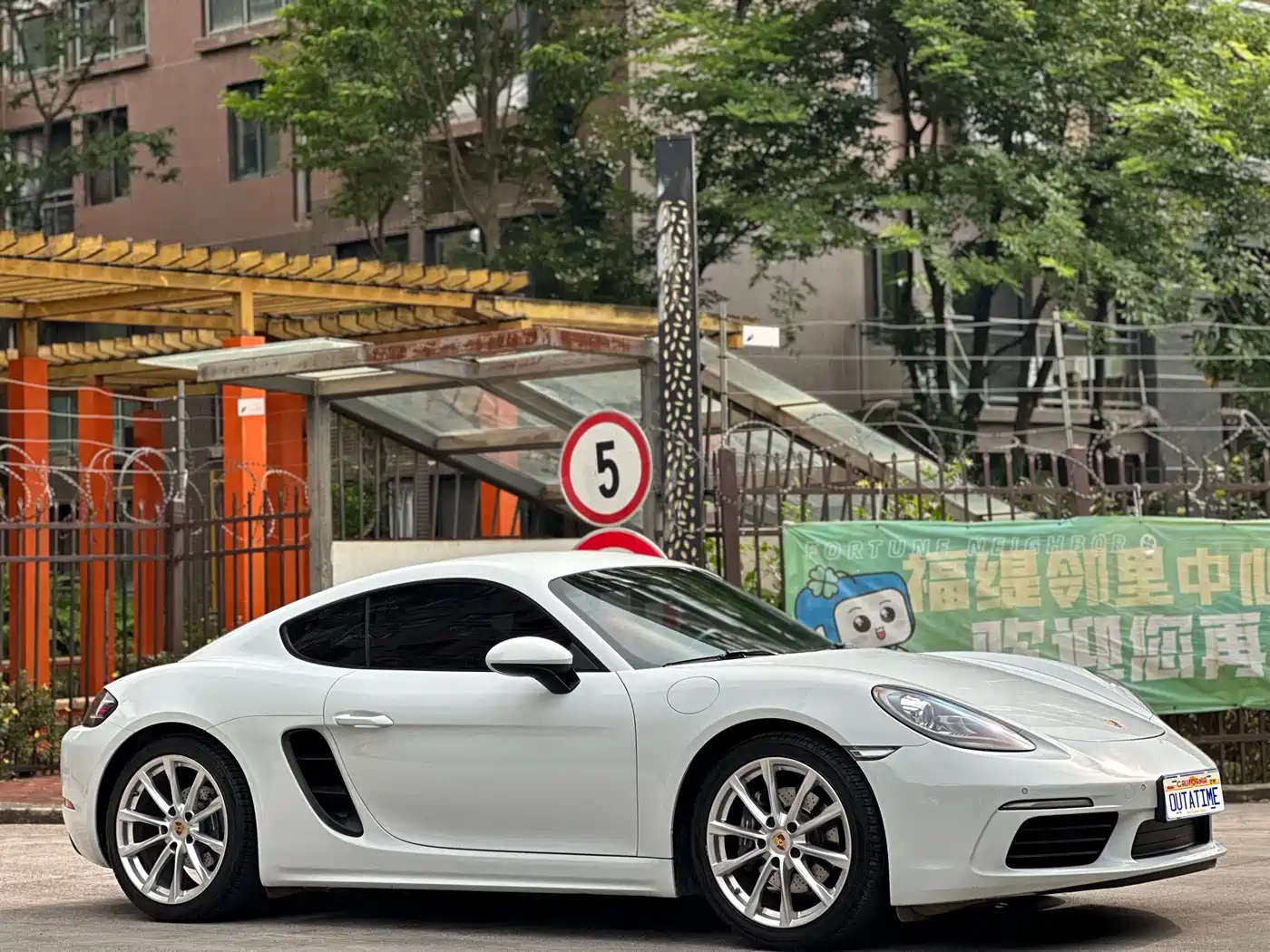 Porsche 718 2016 Cayman 2.0T фото 3